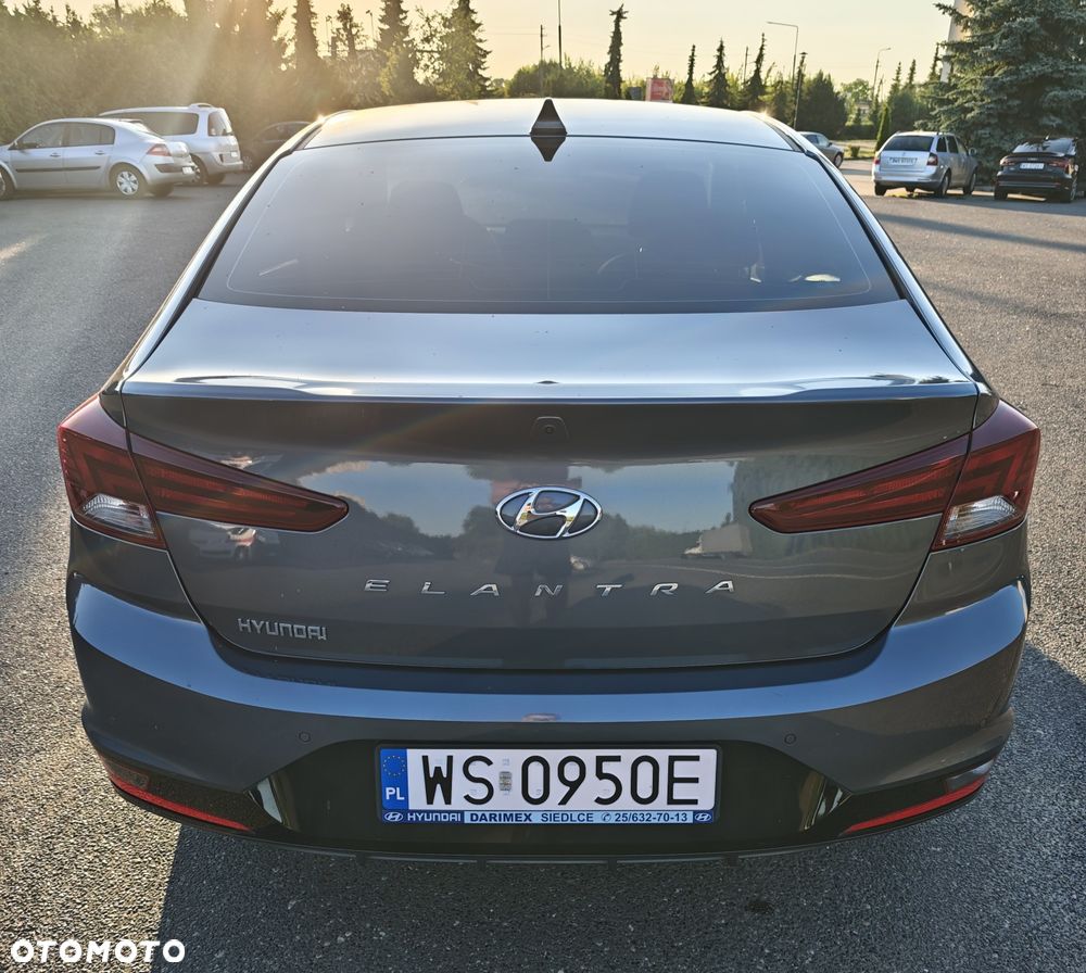 Hyundai Elantra - 6