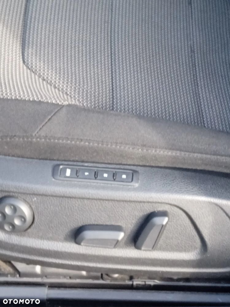 Volkswagen Passat 2.0 TDI BlueMotion Technology Comfortline - 12