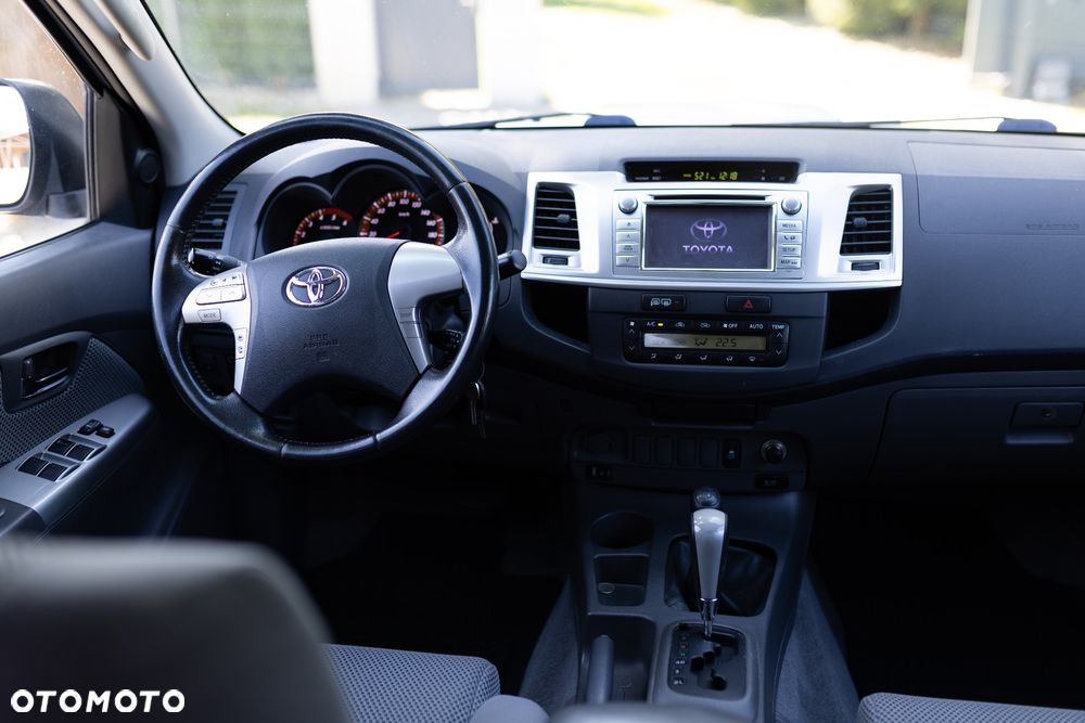 Toyota Hilux 3.0 D-4D SR5 - 8