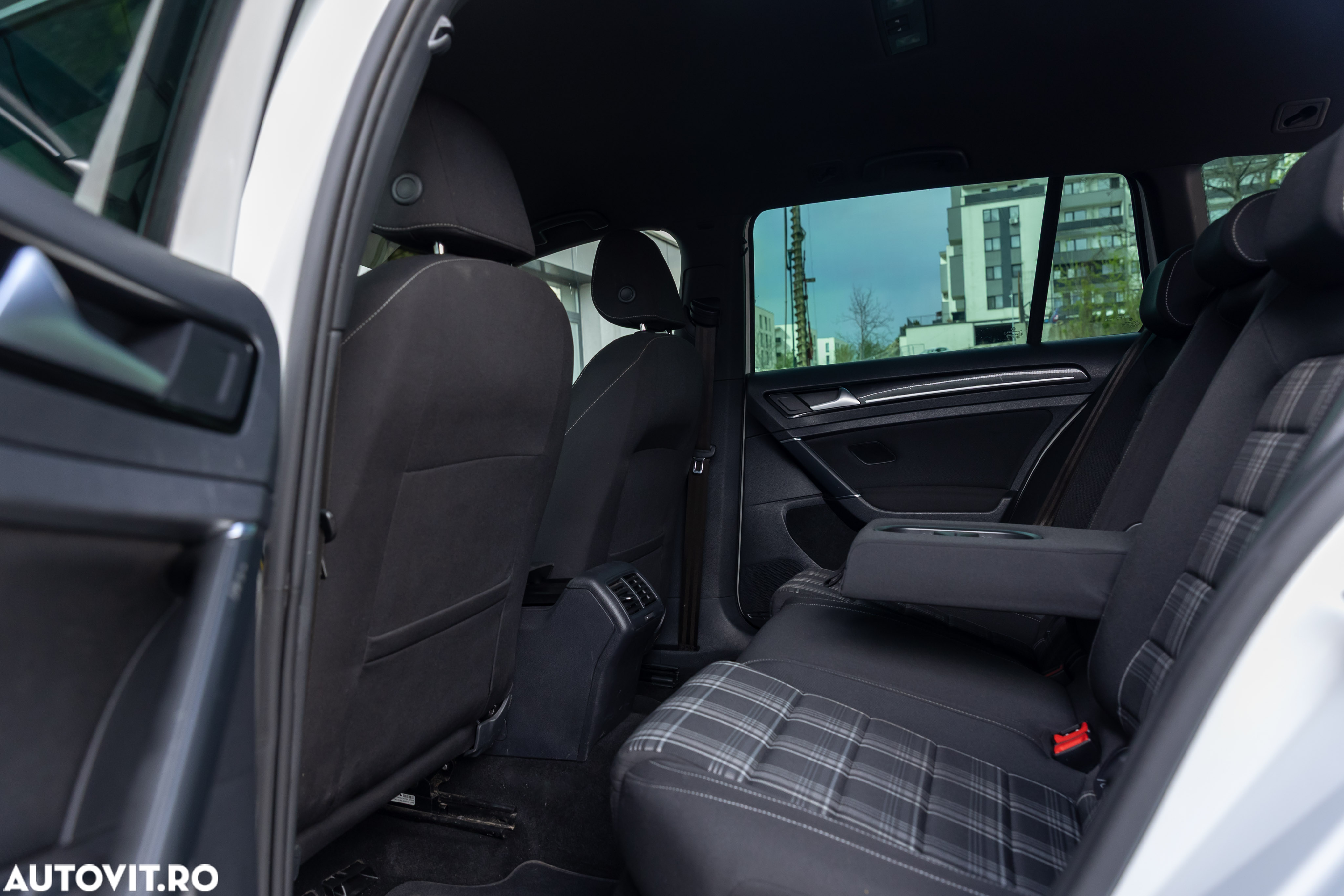 Volkswagen Golf GTD 2.0 TDI SCR DSG - 9