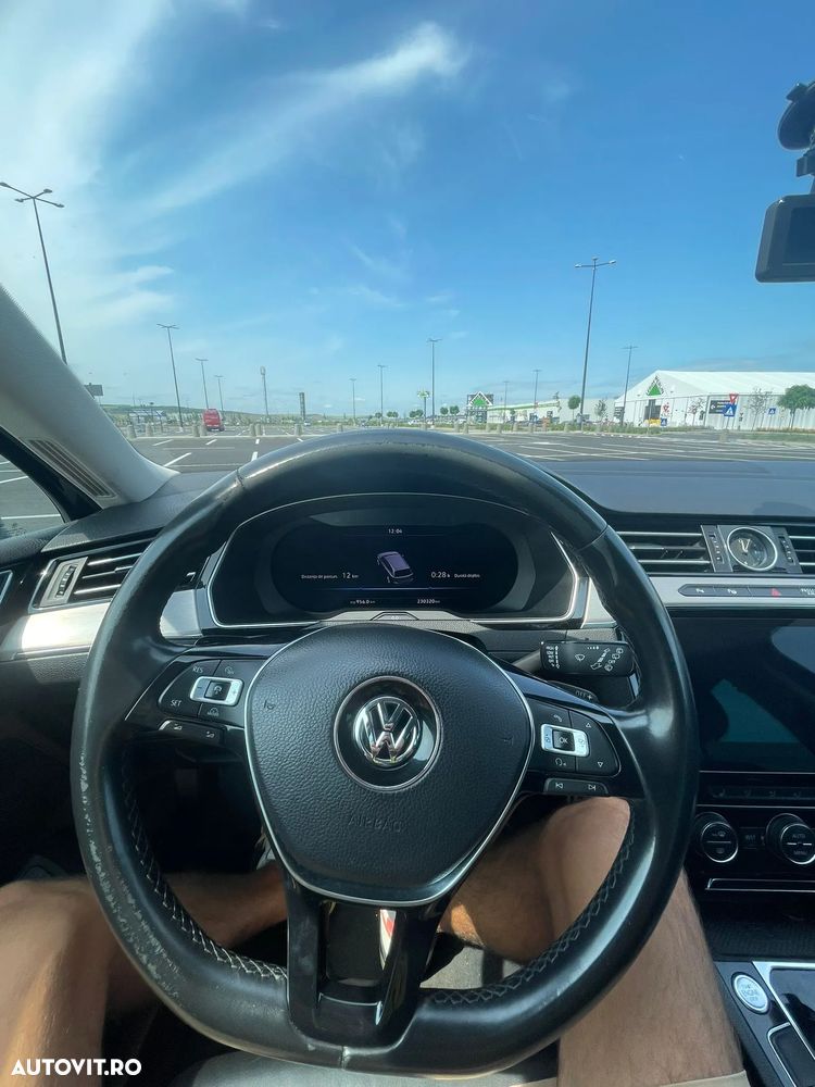 Volkswagen Passat Variant 2.0 TDI DSG Highline - 13