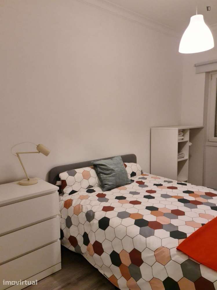 Quarto - localizado em Amadora Lisbon - Grande imagem: 3/17