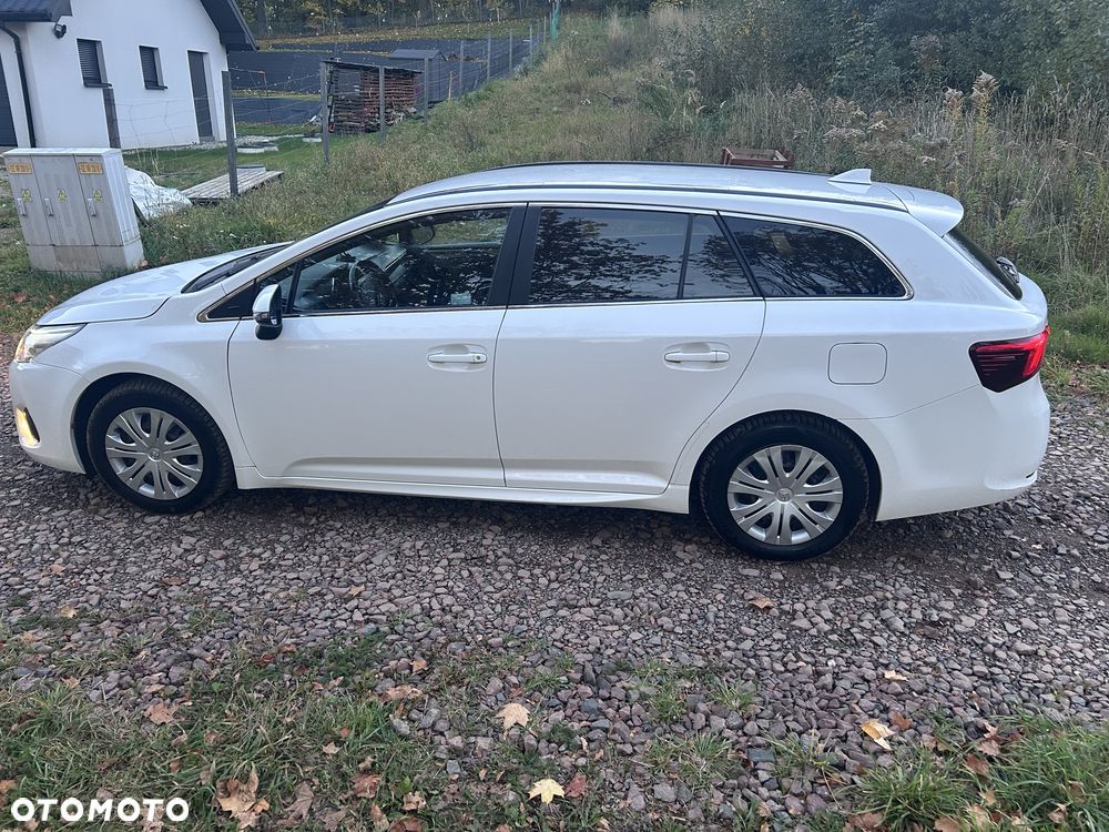 Toyota Avensis 2016 photo 3