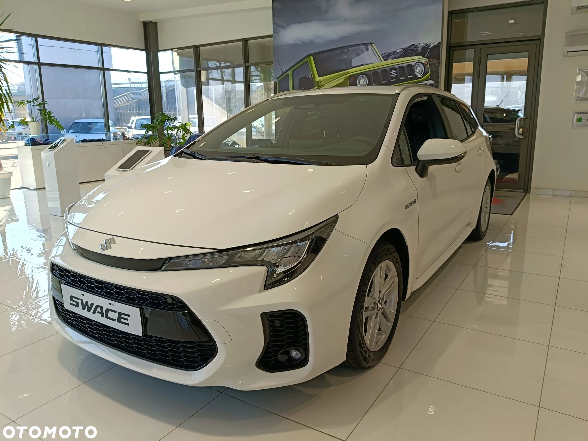 Suzuki Swace 1.8 Hybrid Premium Plus CVT - 1