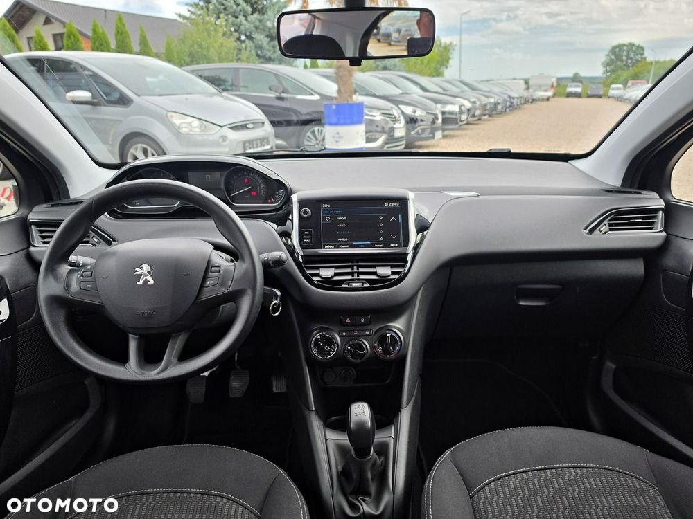 Peugeot 208 - 35