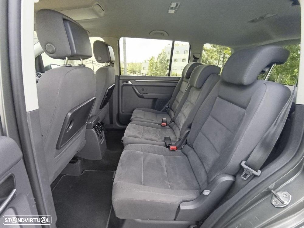 VW Touran 1.6 TDI Blue.Trendline 7L - 9