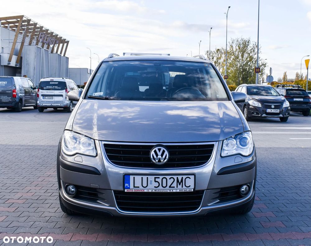 Volkswagen Touran 2.0 TDI DPF Cross - 2