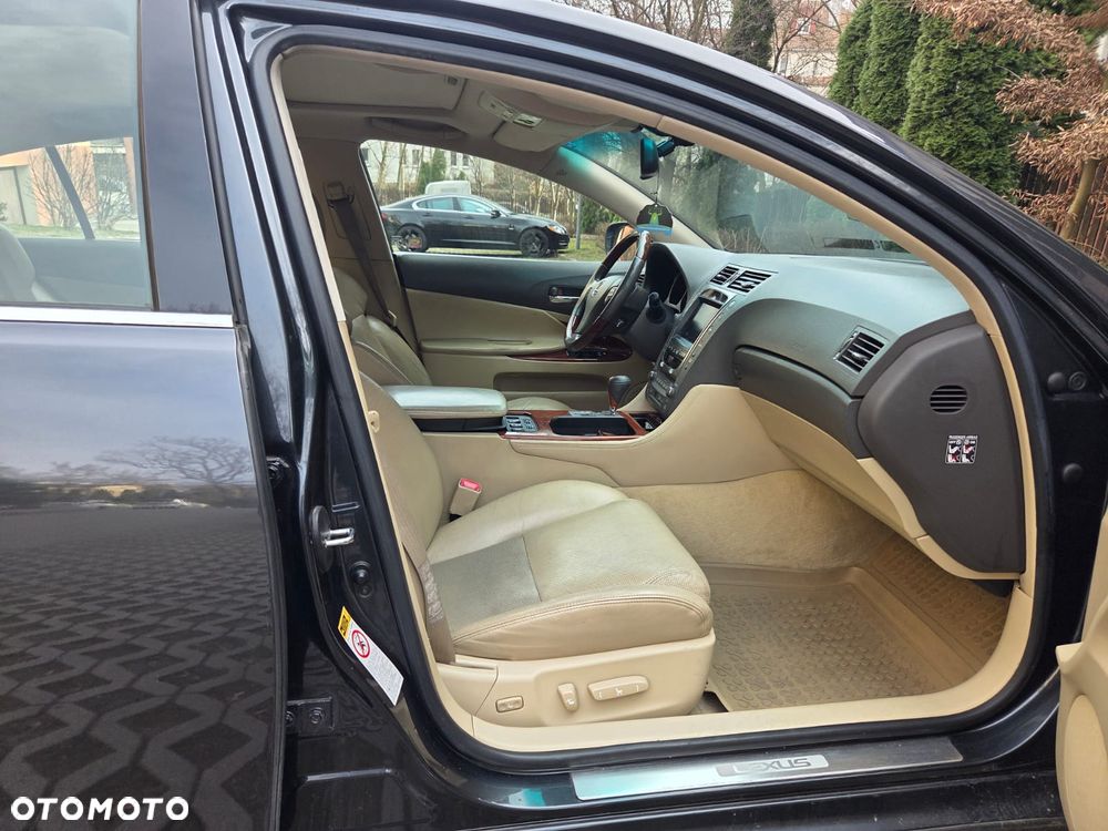 Lexus GS 450h - 12