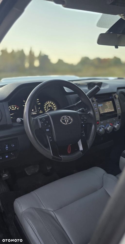 Toyota Tundra - 5