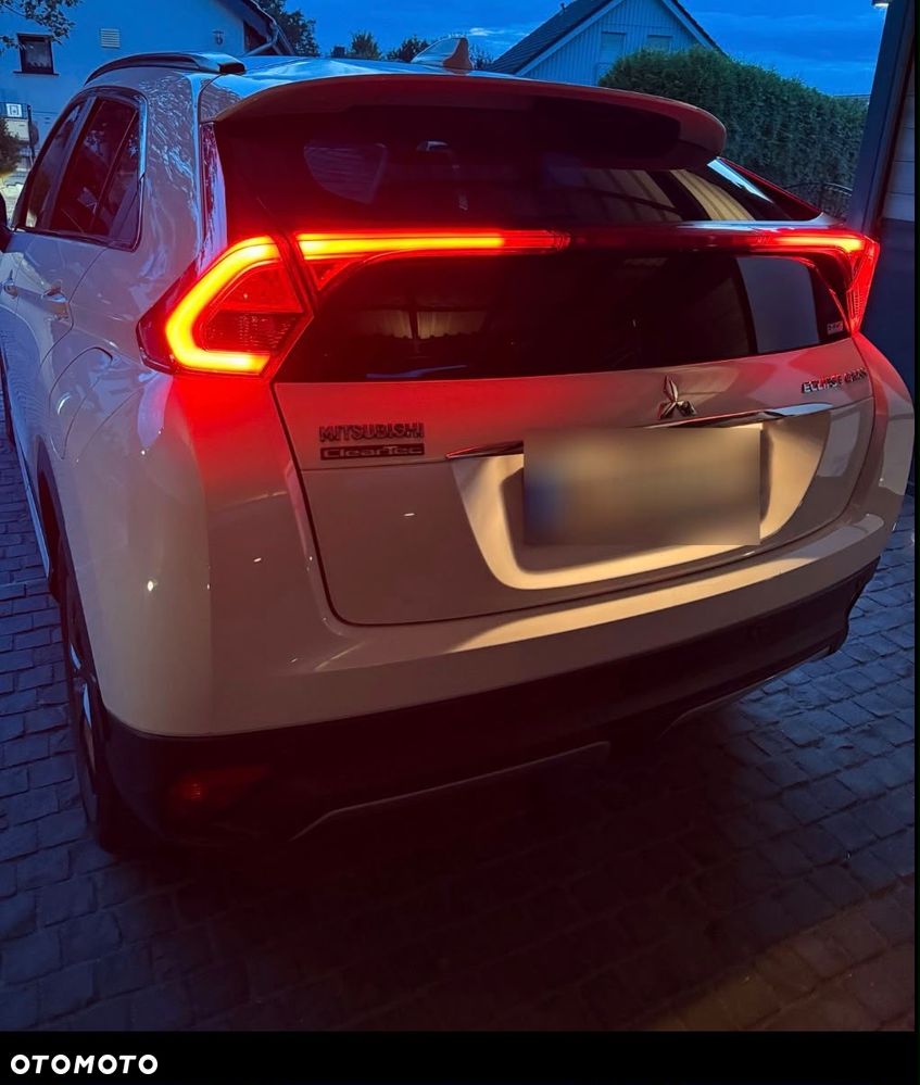 Mitsubishi Eclipse Cross - 12