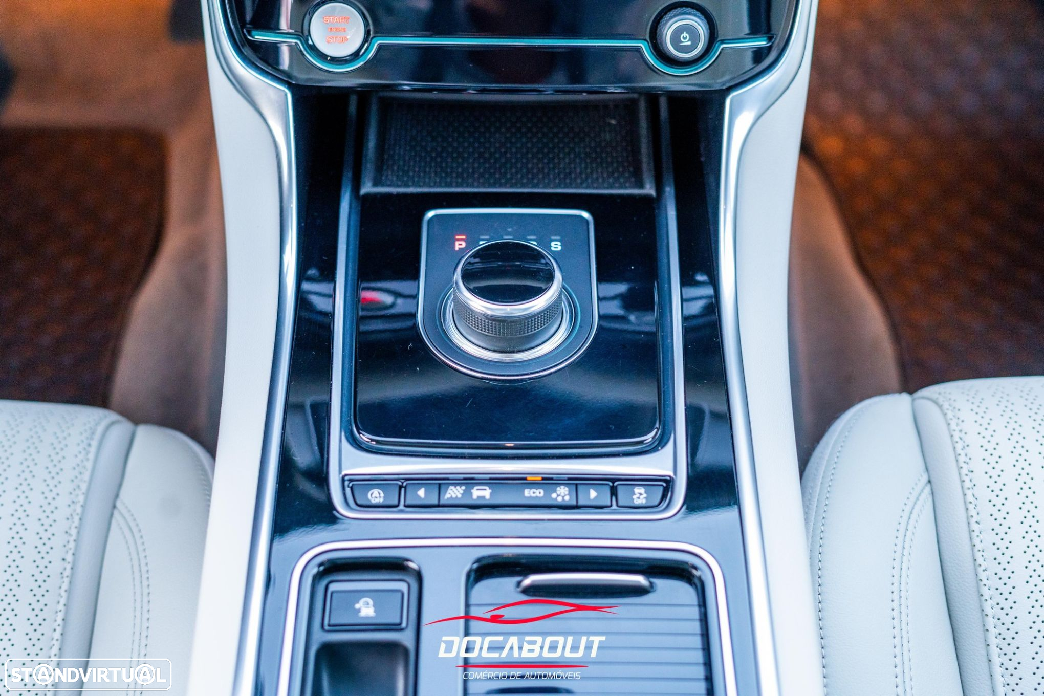 Jaguar XF - 12