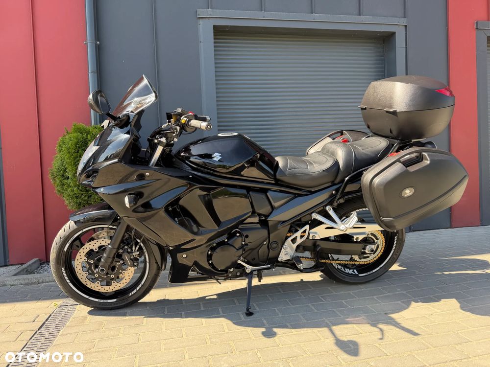 Suzuki GSX - 36