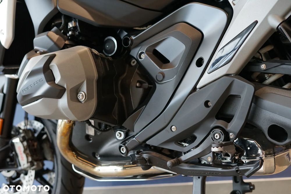 BMW R - 18