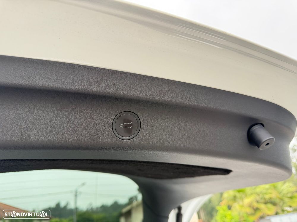 Tesla Model Y Long Range Tração Integral - 50
