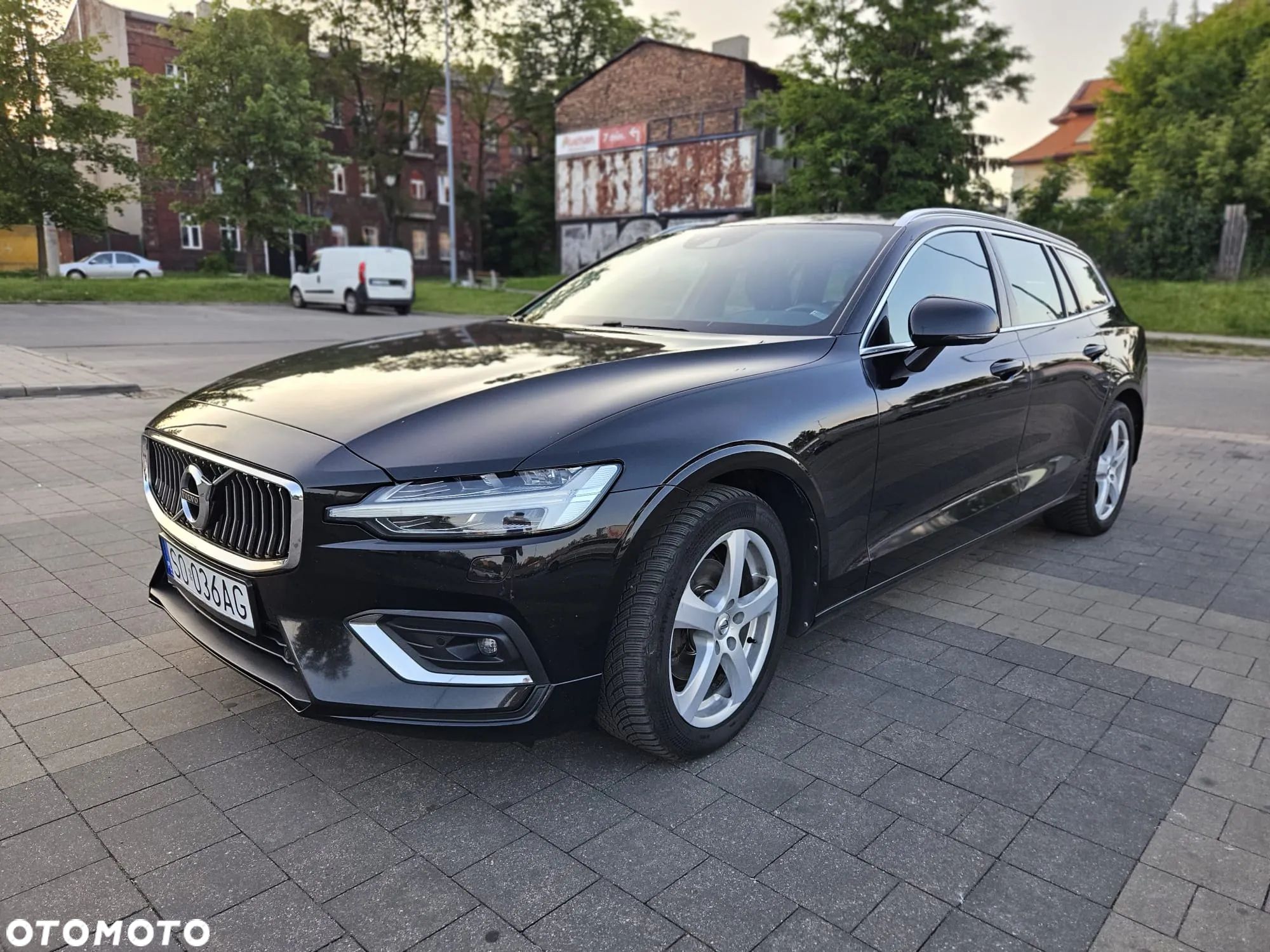 Volvo V60 D4 AWD Geartronic Inscription - 1