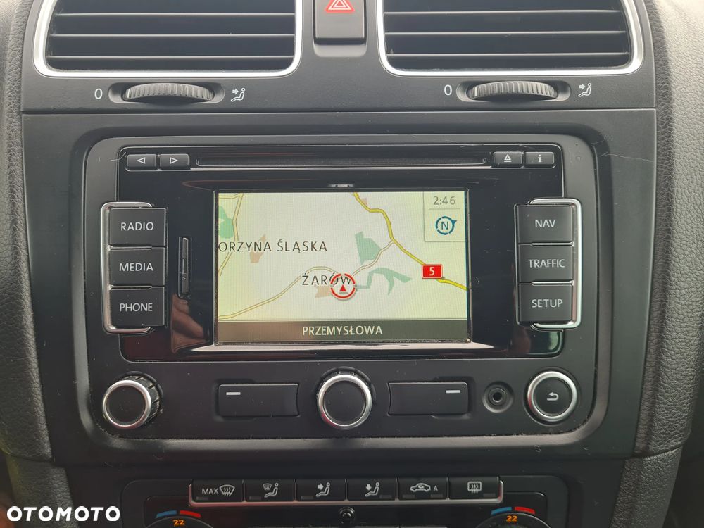 Volkswagen Golf 2.0 TDI DPF BlueMotion Technology MATCH - 16