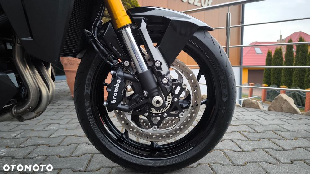 Suzuki GSX 1000 - 24