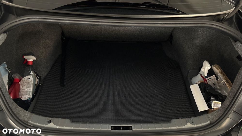 BMW Seria 3 325xi - 23