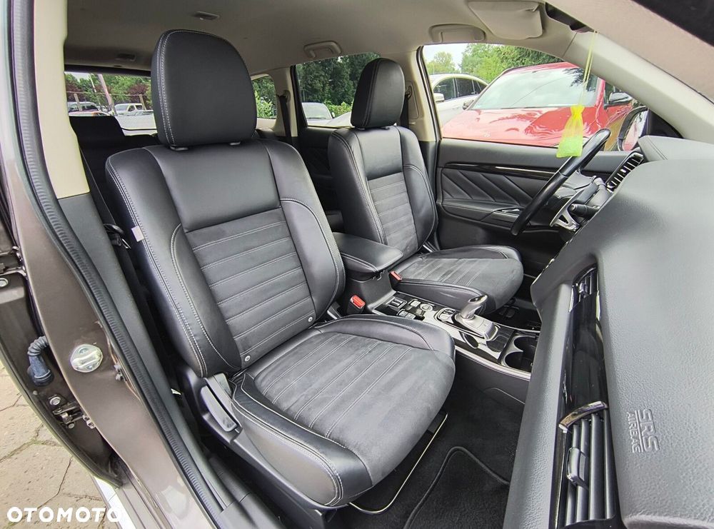 Mitsubishi Outlander - 15