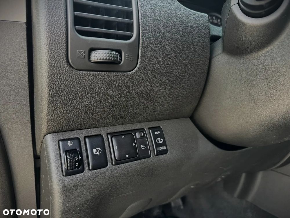 Nissan Pathfinder - 17