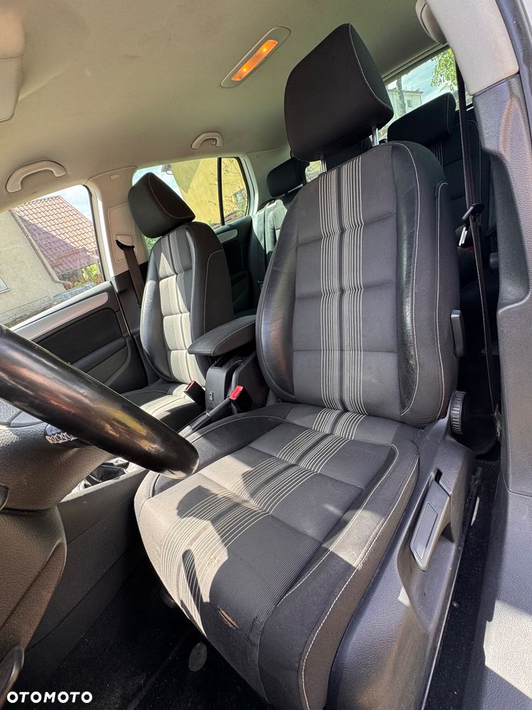 Volkswagen Golf - 8