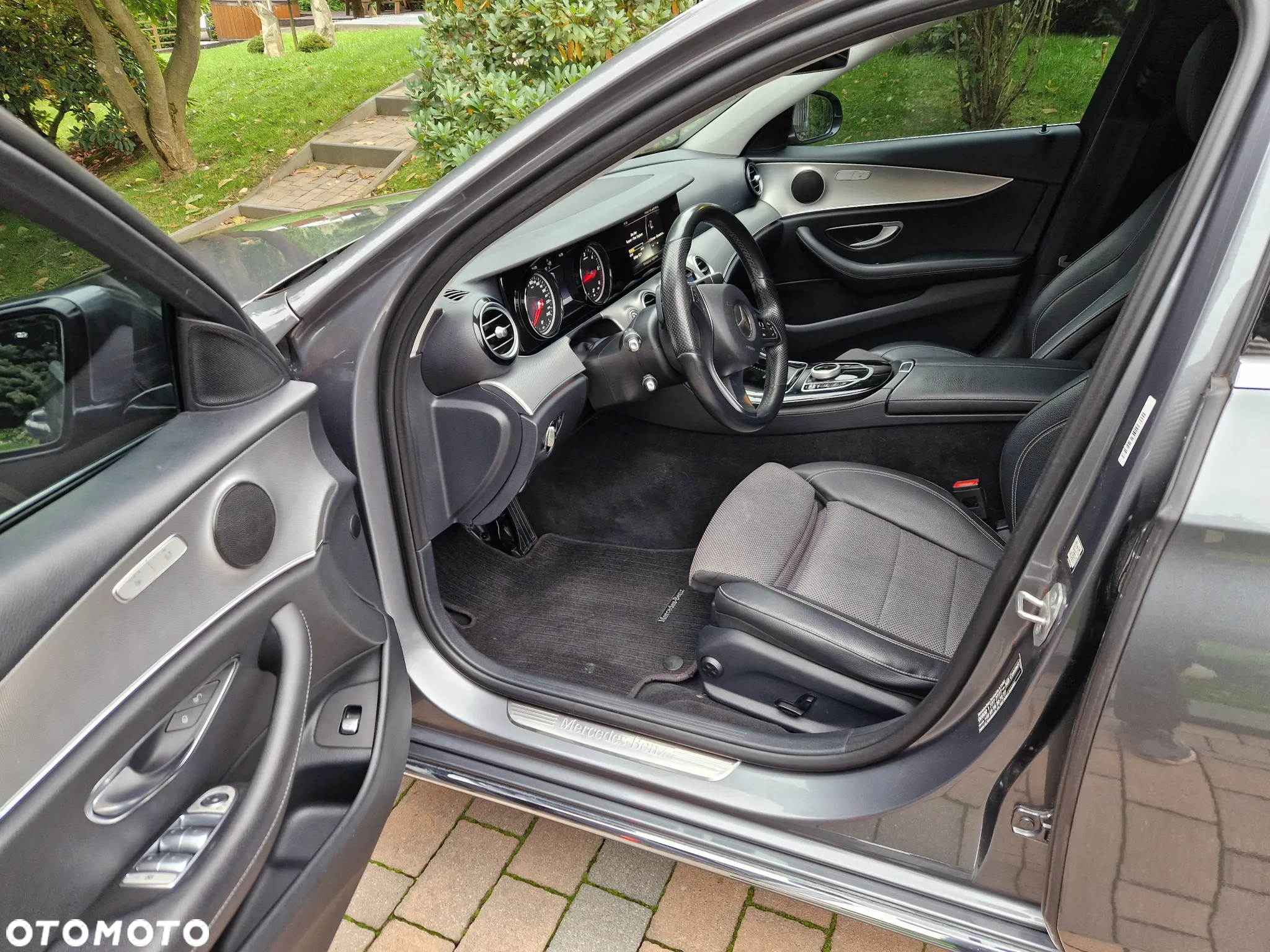Mercedes-Benz Klasa E 220 d T 9G-TRONIC Avantgarde - 5