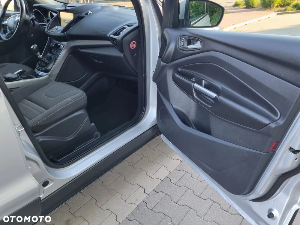 Ford Kuga 2.0 TDCi 4x2 Trend - 33