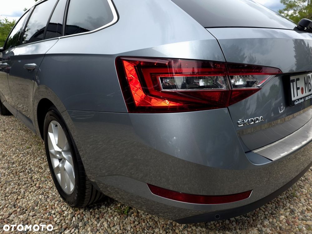 Skoda Superb 2.0 TDI Style - 27
