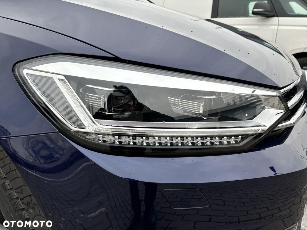 Volkswagen Touran - 28