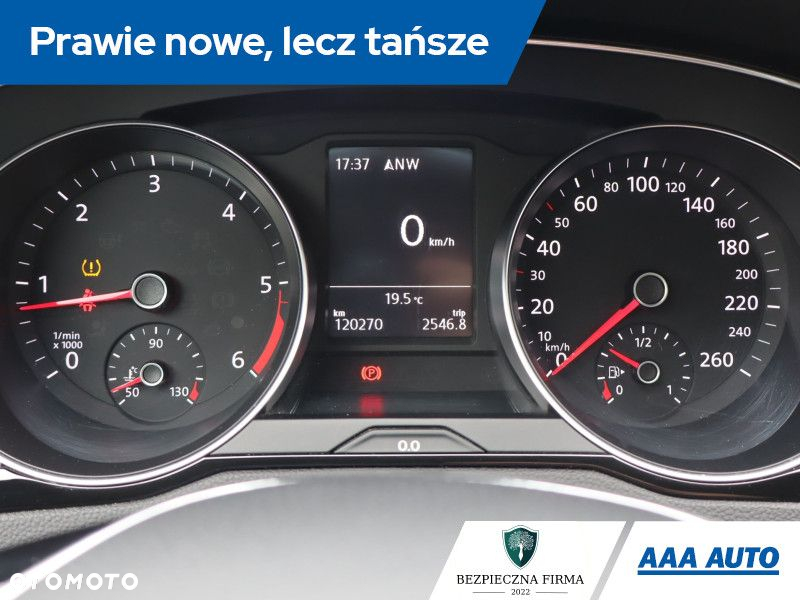 Volkswagen Passat - 12