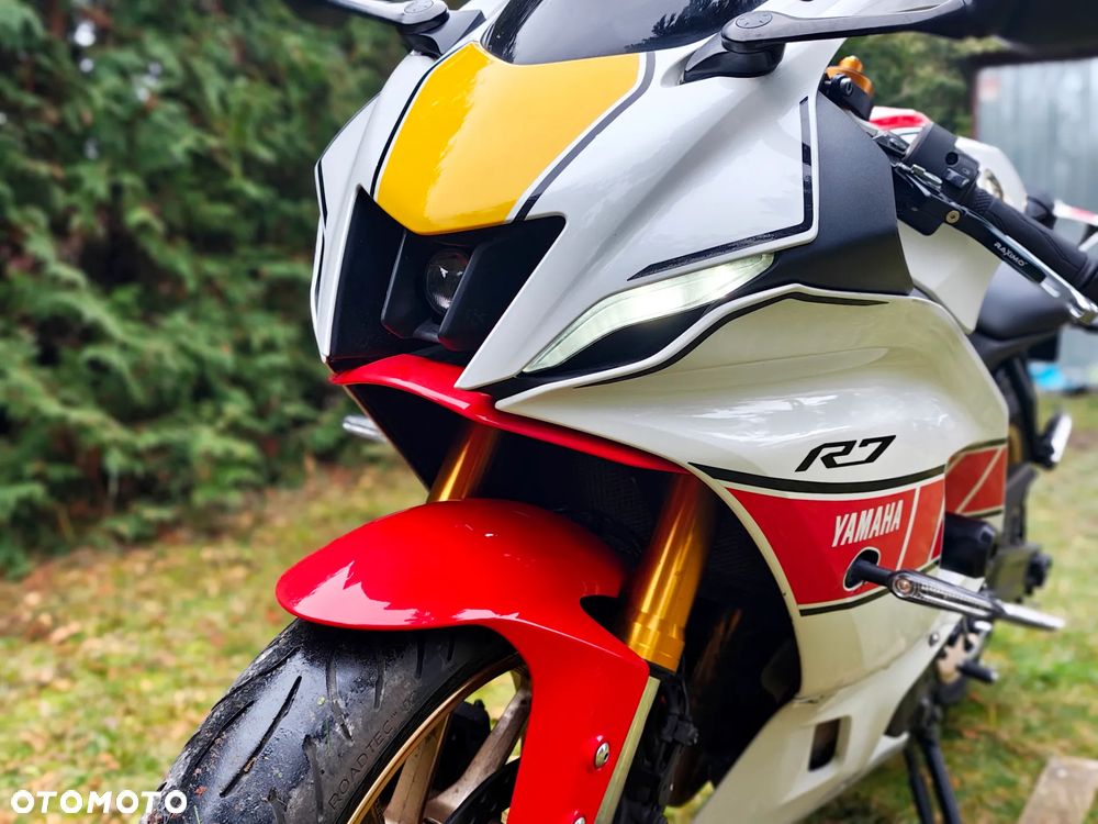Yamaha YZF - 8