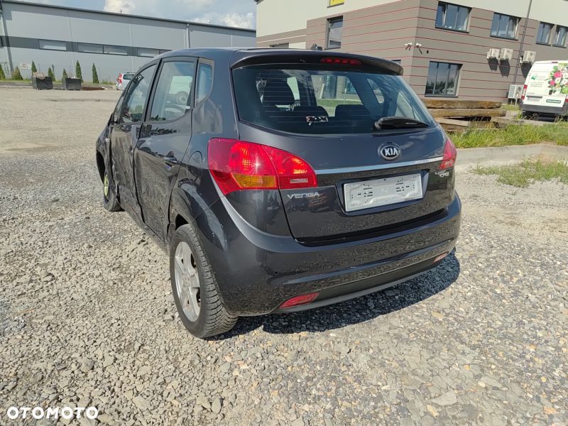 Kia Venga - 12