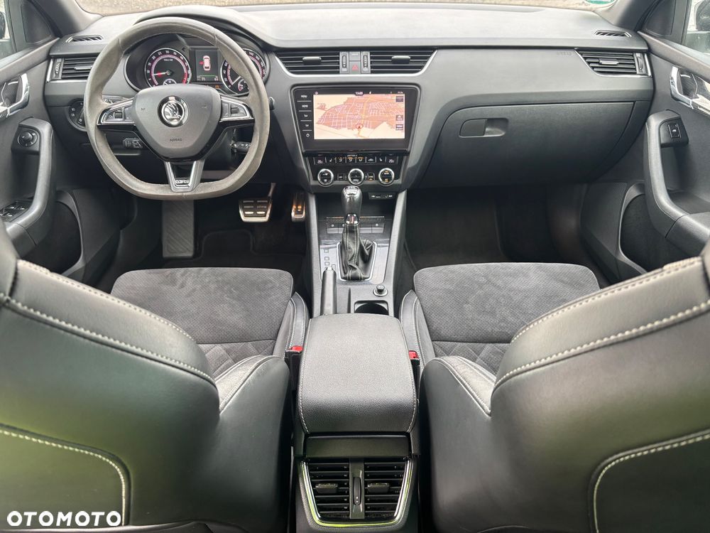 Skoda Octavia 2.0 TDI DSG RS - 22