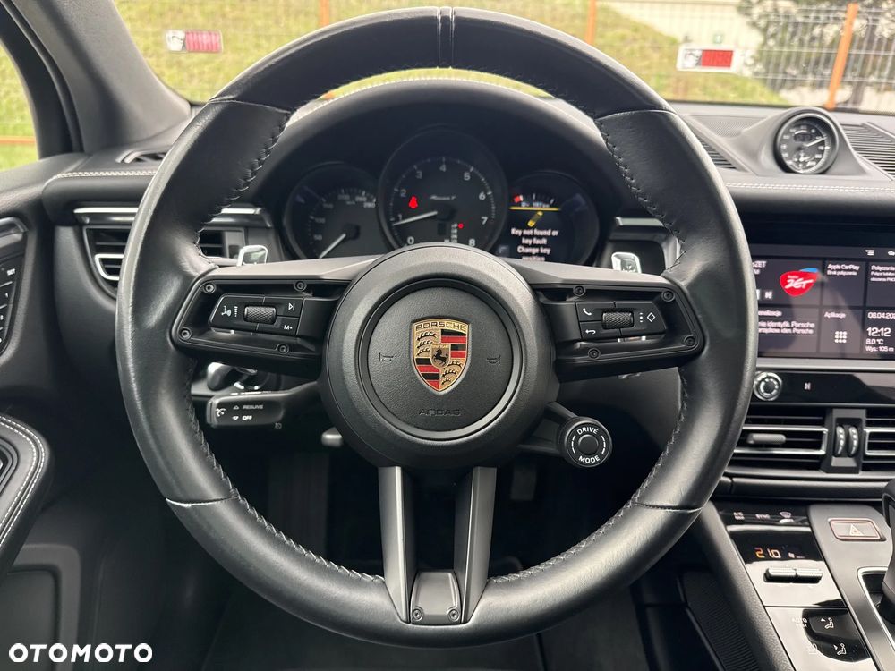 Porsche Macan T - 26