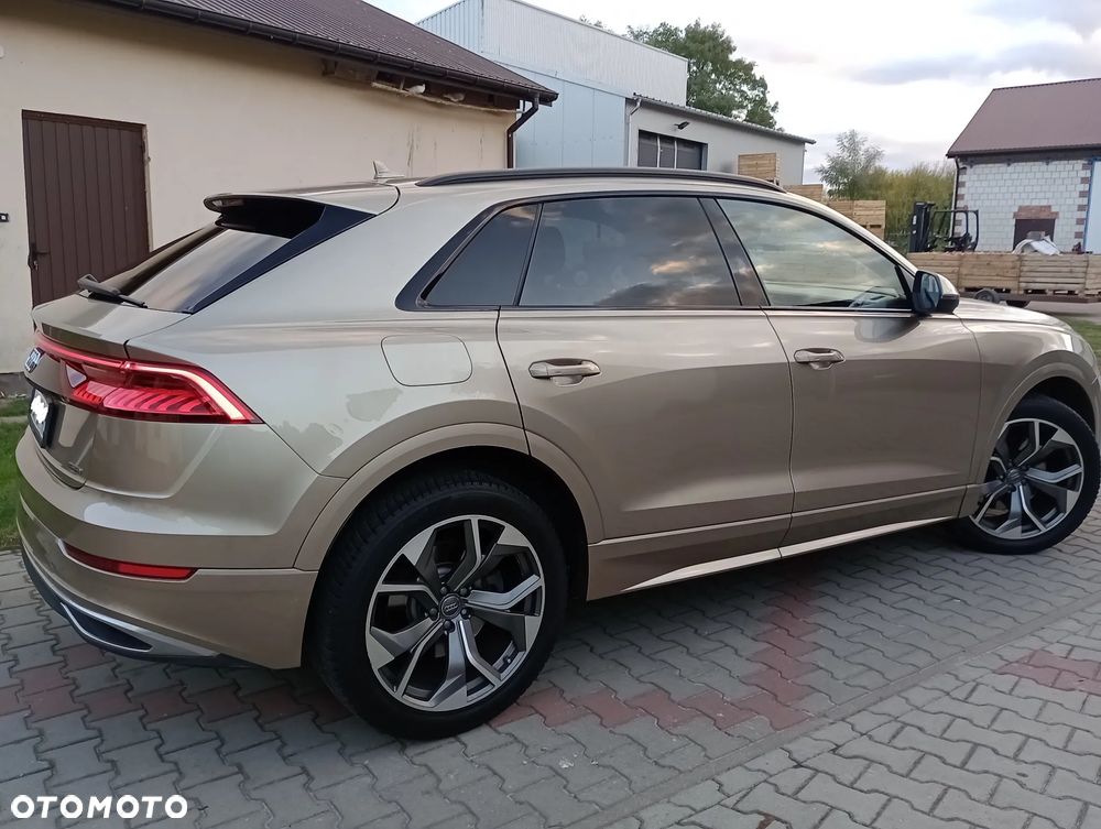 Audi Q8 - 8