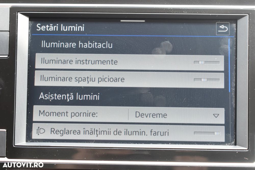 Volkswagen Passat Variant 2.0 TDI 4Mot DSG Highline - 24