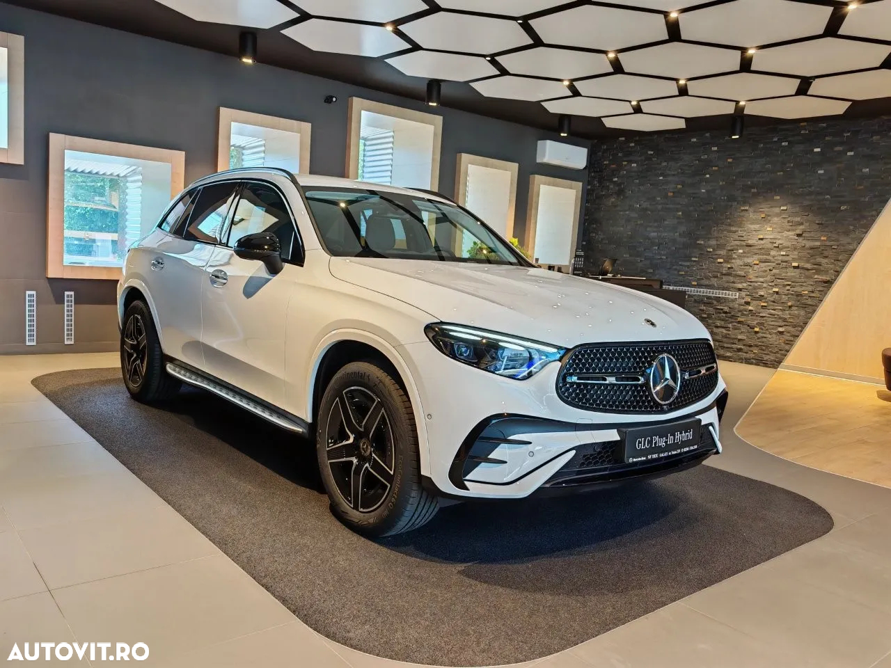 Mercedes-Benz GLC 300 e 4MATIC - 18