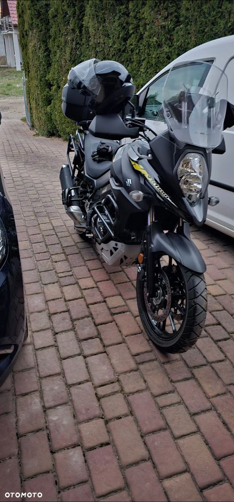Suzuki V-STROM - 1