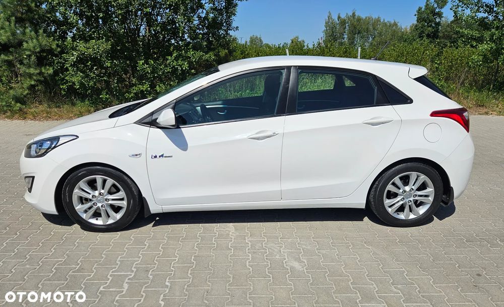 Hyundai i30 blue 1.6 CRDi Style - 13