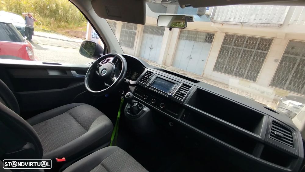 VW Caravelle 2.0 TDi Confortline 9L - 10