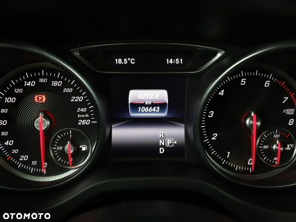 Mercedes-Benz CLA 220 4Matic 7G-DCT AMG Line - 23