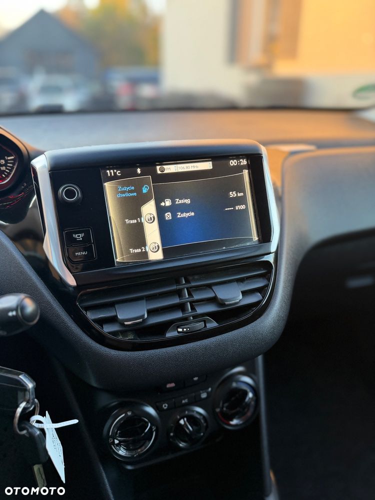 Peugeot 208 82 VTI Allure - 24