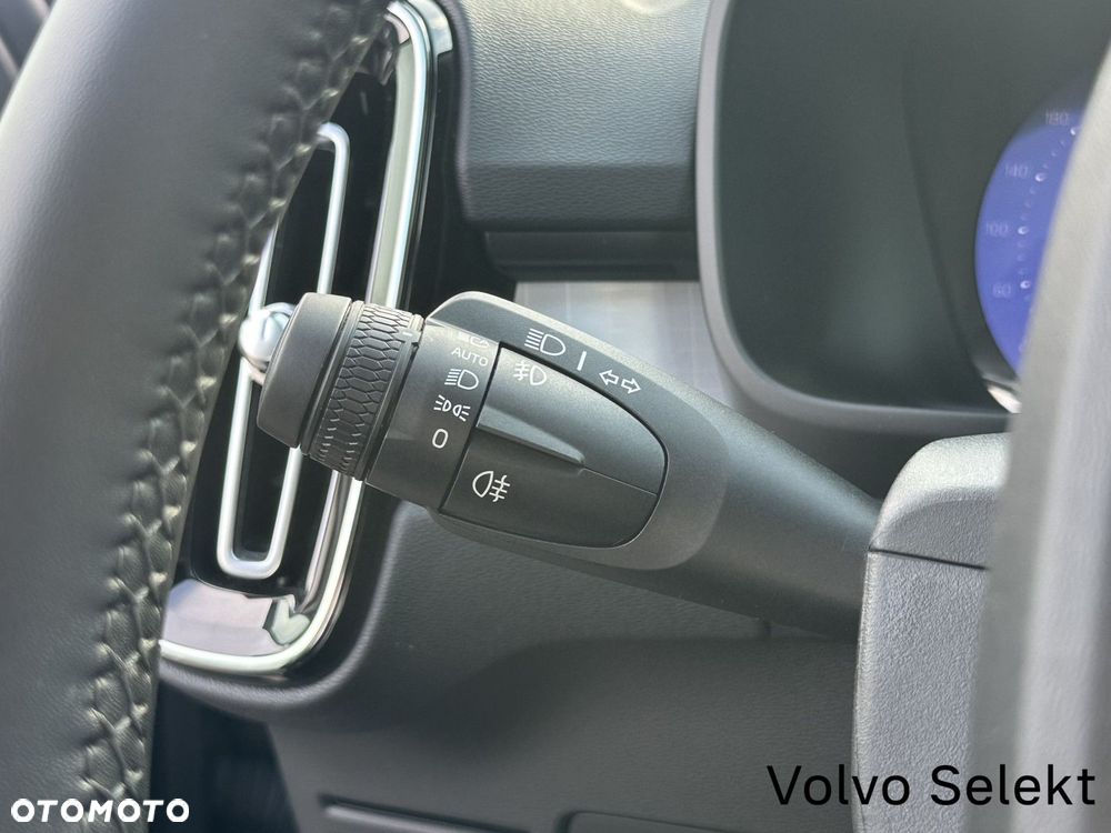 Volvo XC 40 - 25