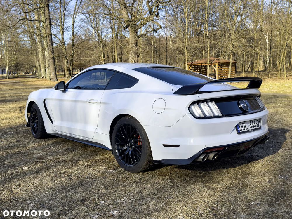 Ford Mustang 5.0 V8 GT - 5