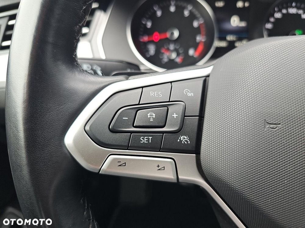 Volkswagen Passat - 21