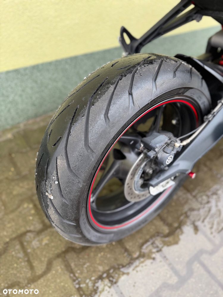 Triumph Street Triple - 12