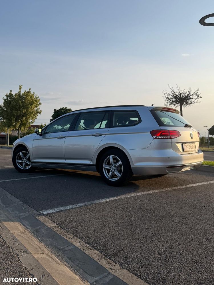 Volkswagen Passat 1.6 TDI SCR DSG Trendline - 4
