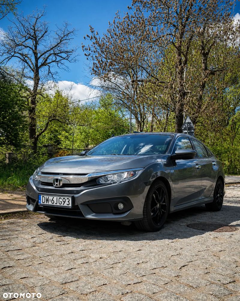 Honda Civic 1.5 T Elegance CVT - 1