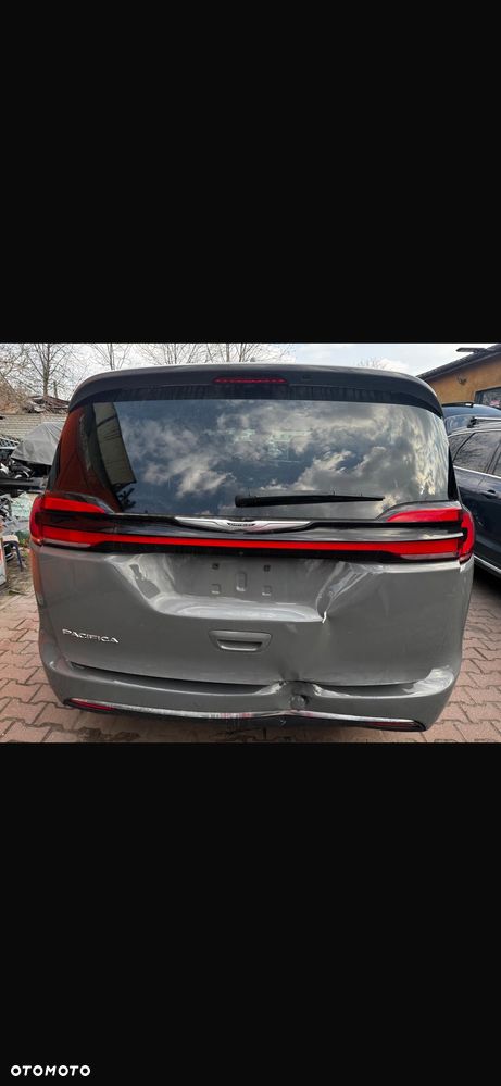 Chrysler Pacifica - 13