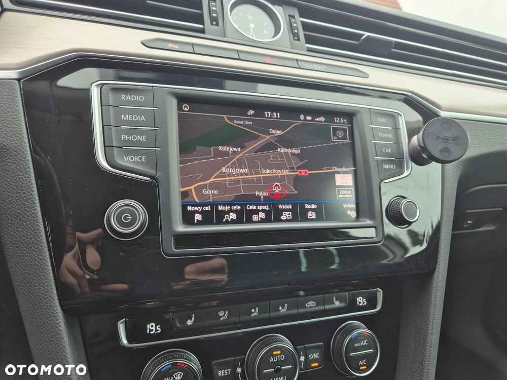 Volkswagen Passat 2.0 TDI SCR (BlueMotion Technology) 4Motion Highline - 13